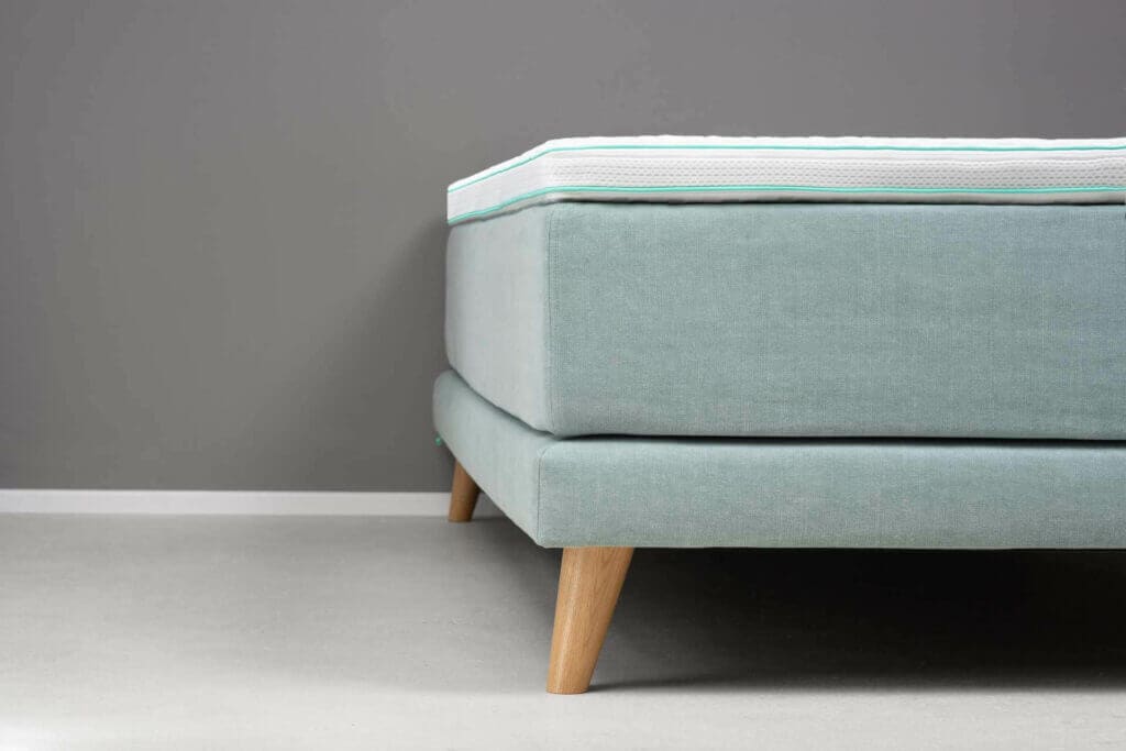 Isabelle by Bico Boxspringbett Crossroads Detail Holzfuss