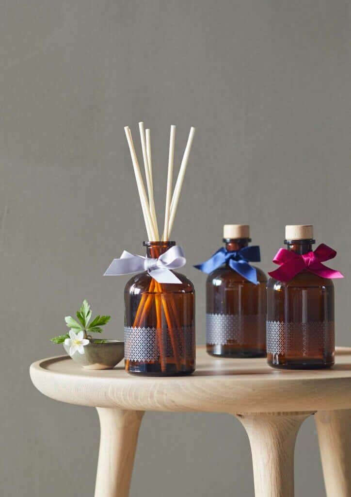 Selection by Bico Raumduft Lago aufgestellt auf dem Tisch