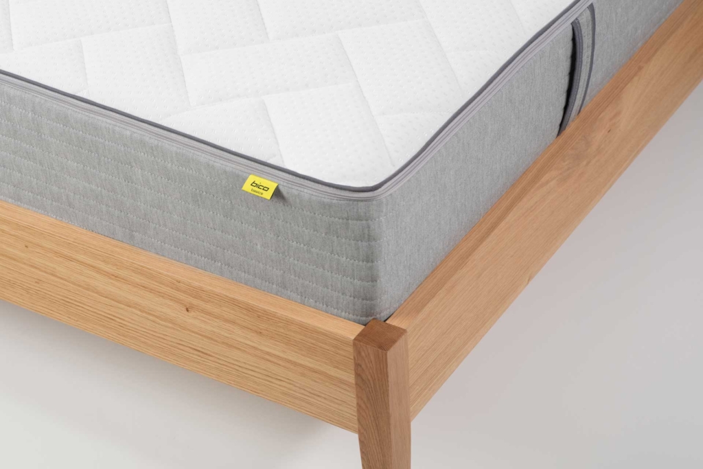 basics by Bico Matratze mit Bettausschnitt