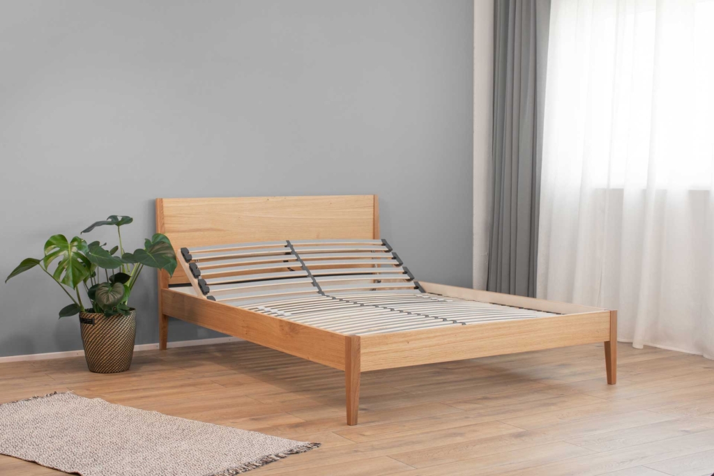 Basics by BICO Lattenrost Roll Flex h2716 mit manueller Kopfverstellung auf Bett eingerichtet