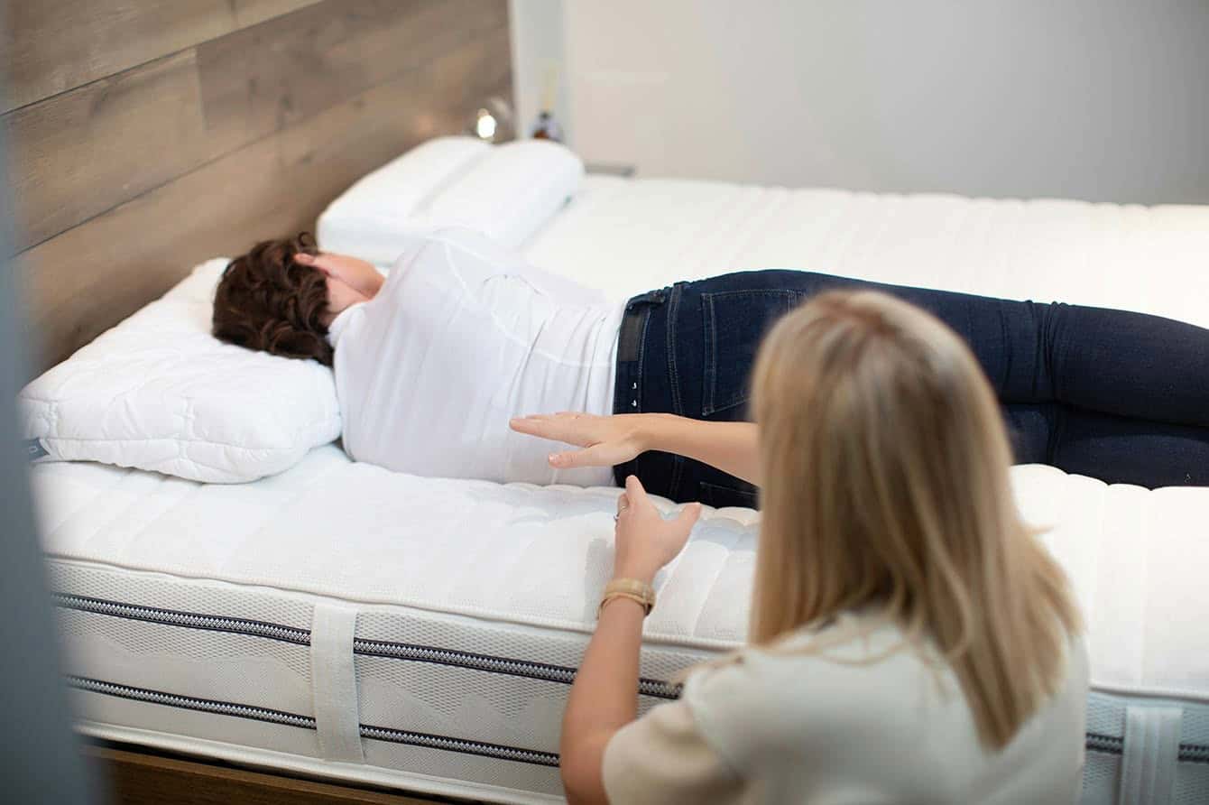 Schlafberaterin im BICO Showroom