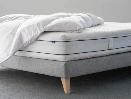 BICO Matratze Vitaclass h1228 auf Bettgestell mit Duvet